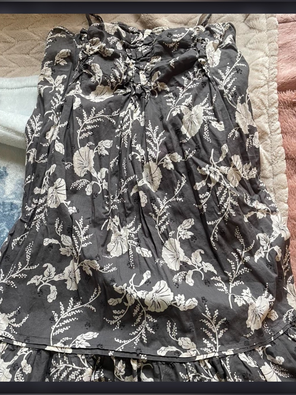 Flowy summer dress GAP Black Floral Smocked Camisole